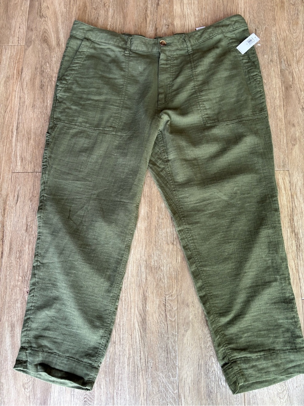 Old Navy Women’s Olive Green textured 100 % cotton ankle pants Size 20